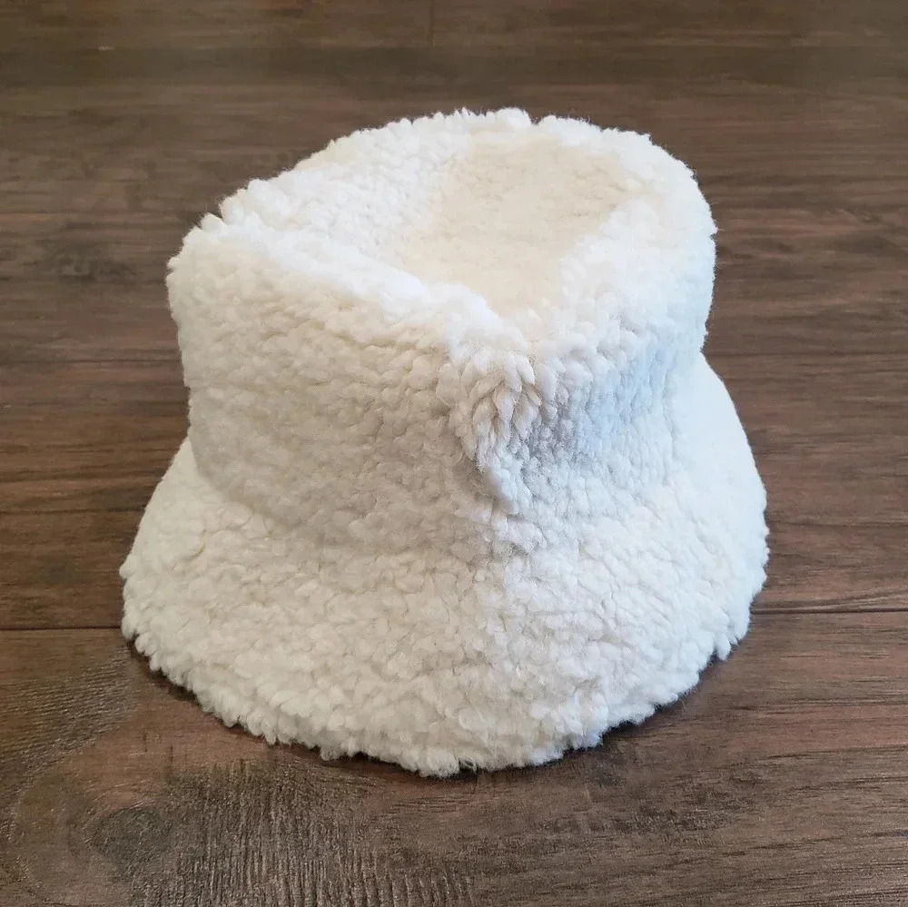 NWT Lack of Color White Teddy Kids' Bucket Hat 53cm